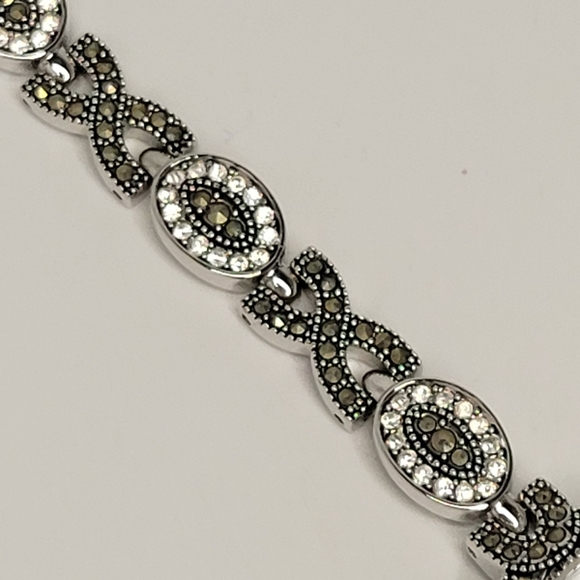 ▪︎Main Line Time Women's Watch - Picture 7 of 10